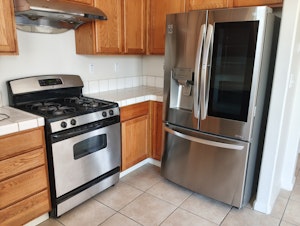 //hemlane-production.s3.amazonaws.com/uploads/property_listing_photos/5194551f-0069-477d-bd7e-3f6d3fbcae05/updated appliances.JPG