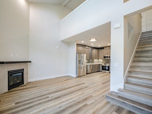 //hemlane-production.s3.amazonaws.com/uploads/property_listing_photos/51eba1c0-d4b5-4535-bdf7-5b2924fb7d63/Building 8-2.jpg