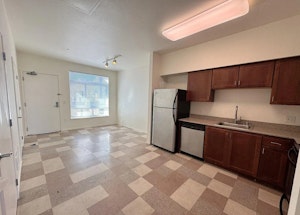 //hemlane-production.s3.amazonaws.com/uploads/property_listing_photos/5200d4bc-b74f-450a-a067-fa127200e509/SF2.jpg