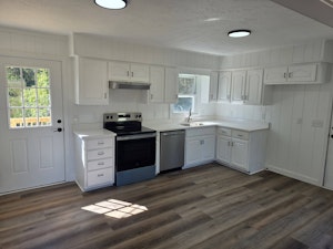 //hemlane-production.s3.amazonaws.com/uploads/property_listing_photos/523080b6-aa8d-444a-bc09-dc8ce61cd197/20260929_100835.jpg