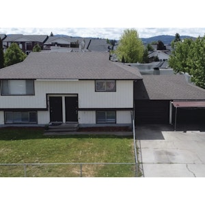 //hemlane-production.s3.amazonaws.com/uploads/property_listing_photos/528df28e-8bc1-40cd-8307-6cce29015edf/16108-16110 E Broadway Duplex OG Photos_Page_01.jpg