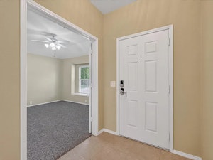 //hemlane-production.s3.amazonaws.com/uploads/property_listing_photos/538a228e-1e2c-42f2-a2dc-a648908bf431/2.jpg