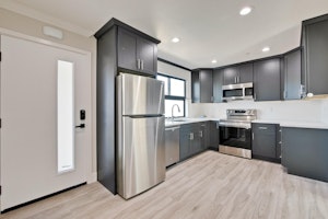 //hemlane-production.s3.amazonaws.com/uploads/property_listing_photos/572de052-84d2-4181-b5c2-0766b22b74fe/41362 Mahoney St Fremont CA-large-010-031-Kitchen-1500x1000-72dpi.jpg