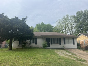 //hemlane-production.s3.amazonaws.com/uploads/property_listing_photos/59ce17d8-31bb-4bd2-9988-bf5c7b8c259e/Photo Apr 25 2024, 8 26 29 AM.jpg