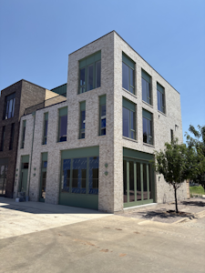 //hemlane-production.s3.amazonaws.com/uploads/property_listing_photos/5acf108c-470e-447e-a951-3a3500c837d7/spoke street exterior.png