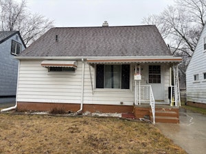 //hemlane-production.s3.amazonaws.com/uploads/property_listing_photos/5dee5b9d-355d-42f1-8ccb-10a63358dbac/Lauren Front.jpg