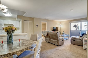 //hemlane-production.s3.amazonaws.com/uploads/property_listing_photos/5e7bb039-e5fc-4a19-872b-8a73c3f99018/14-6955 Alvarado Rd 61-14.jpg