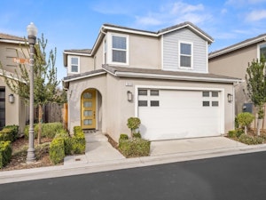 //hemlane-production.s3.amazonaws.com/uploads/property_listing_photos/5fbc8519-917d-4edb-979c-20be07210b86/Oak Lane Front.jpg