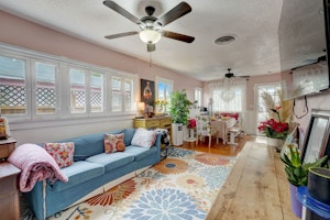 //hemlane-production.s3.amazonaws.com/uploads/property_listing_photos/612ee441-4294-4306-93c0-650e1b679d93/6-web-or-mls-E Palmyra Ave-006.jpg