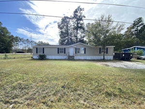 //hemlane-production.s3.amazonaws.com/uploads/property_listing_photos/617eeb28-c9bf-4153-8b9a-9a6985fbbae3/image.jpg