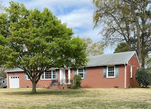 //hemlane-production.s3.amazonaws.com/uploads/property_listing_photos/618ba289-06ed-4cc0-a551-1ccf9e664272/1.jpg