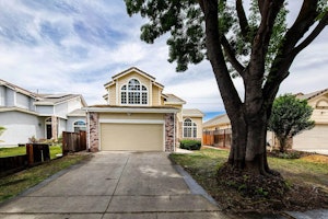 270 Camelot Dr, Tracy CA