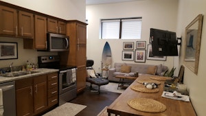 //hemlane-production.s3.amazonaws.com/uploads/property_listing_photos/657a496d-a90b-4655-98d4-079141ecf13f/Unit B2 Living Room.jpg