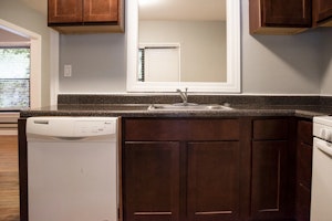//hemlane-production.s3.amazonaws.com/uploads/property_listing_photos/6a02cb6c-1ef9-4dac-bbdf-1b5afe218b20/732-roscoe-1S-4.webp