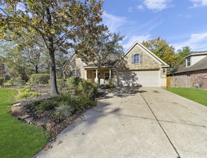 //hemlane-production.s3.amazonaws.com/uploads/property_listing_photos/6bc15a57-b3f5-4195-a07a-8aed60955cf3/14/106 Cezanne Woods Drive, Spring TX 77382 (23).jpg