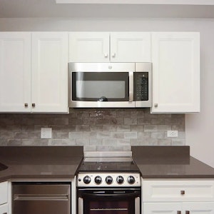 //hemlane-production.s3.amazonaws.com/uploads/property_listing_photos/6eebd823-fb27-4f7c-83b6-e410d3b77e82/802dc280af73415129e5b4123fc5ffd4-uncropped_scaled_within_1344_1008.webp