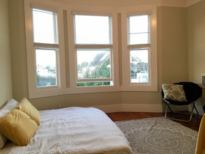 //hemlane-production.s3.amazonaws.com/uploads/property_listing_photos/710a9ba5-c44c-440a-ba0c-18898c99ff9a/1.) Living Room & View.jpg