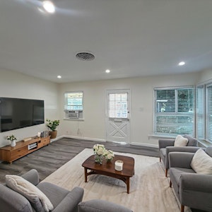 //hemlane-production.s3.amazonaws.com/uploads/property_listing_photos/713916a7-5f9c-42ee-8d33-4c481e0e0cf4/edit-living-room- - 0.jpeg