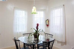 //hemlane-production.s3.amazonaws.com/uploads/property_listing_photos/7347ba00-b688-4007-8909-0fa7a0e0a48a/image (7).jpg