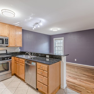 //hemlane-production.s3.amazonaws.com/uploads/property_listing_photos/74adc8ff-8100-4b9e-aec5-8dca11d386c4/25-web-or-mls-Monroe Dr25.jpg