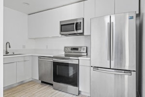 //hemlane-production.s3.amazonaws.com/uploads/property_listing_photos/74d6fb35-0992-4483-8fe6-bad2ff3ce86c/original (7).jpg