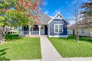 //hemlane-production.s3.amazonaws.com/uploads/property_listing_photos/7564b070-1e3f-418f-a203-9ab59bb87dc6/001211102-2-720monroesenterstknoxvilletn-full size.jpeg