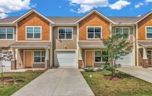 //hemlane-production.s3.amazonaws.com/uploads/property_listing_photos/77c6121b-a590-4f40-8c21-a2db1dca899c/Building Exterior (1).jpg