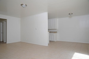 //hemlane-production.s3.amazonaws.com/uploads/property_listing_photos/7866d4fa-d387-4ef9-ba5f-eff004d8f236/pic 4.jpg