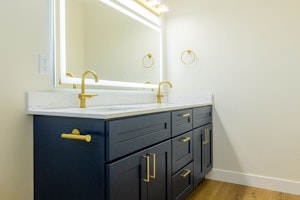 High end finishes throughout