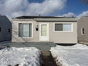 Welcome to: 11235 Sherman, Warren