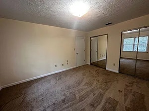 //hemlane-production.s3.amazonaws.com/uploads/property_listing_photos/7bd98a26-fad4-4901-b273-17ce5d0a28ae/242 highland  p7.webp