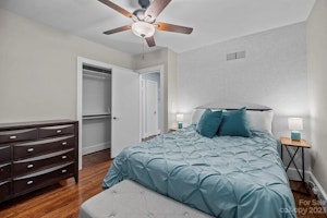 //hemlane-production.s3.amazonaws.com/uploads/property_listing_photos/7bee7a62-1bce-47a8-90b0-85e796999eb8/1-Bed 1 Zillow (1).webp