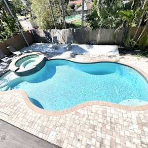 Outdoor pool, furnished