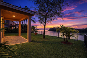 //hemlane-production.s3.amazonaws.com/uploads/property_listing_photos/82b31e73-0e54-49f2-a7e9-c5e42ce049e3/Patio twilight.png