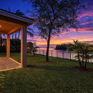 //hemlane-production.s3.amazonaws.com/uploads/property_listing_photos/82b31e73-0e54-49f2-a7e9-c5e42ce049e3/Patio twilight.png