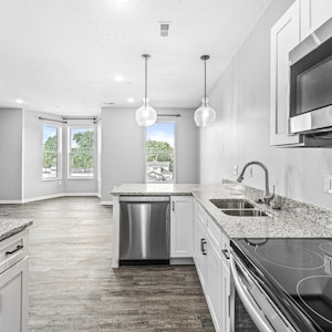 //hemlane-production.s3.amazonaws.com/uploads/property_listing_photos/82c44ad4-fd44-44bc-8410-568f9b6bdfcd/Kitchen 3.jpg