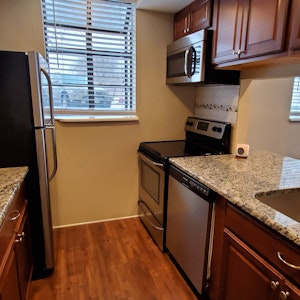 //hemlane-production.s3.amazonaws.com/uploads/property_listing_photos/8365ef66-a09a-4621-92c0-726bdea3ecad/16131/20200203_150856.jpg