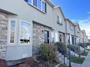 //hemlane-production.s3.amazonaws.com/uploads/property_listing_photos/85e9987c-e309-41c7-9117-42f571d03f23/Photo Nov 12 2022, 12 13 45 PM.jpg