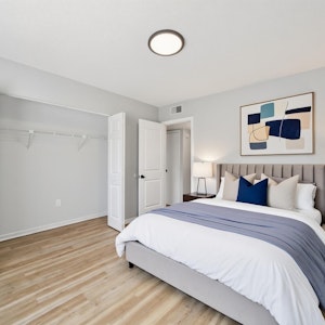 //hemlane-production.s3.amazonaws.com/uploads/property_listing_photos/88ffae6c-140e-40da-83d9-055f797dbf33/bedroom VS.jpg