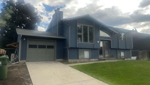 //hemlane-production.s3.amazonaws.com/uploads/property_listing_photos/8950eb4b-e160-434e-88aa-4e197c66b662/Outside of house #2.jpg