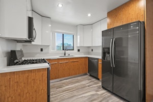 //hemlane-production.s3.amazonaws.com/uploads/property_listing_photos/8a1f212d-6ad9-47ed-afb6-d7e99a236989/original (6).jpg
