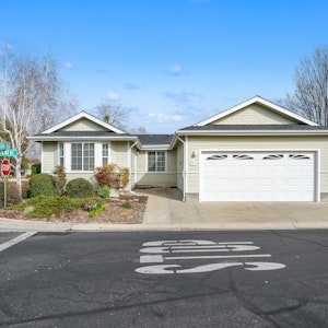 //hemlane-production.s3.amazonaws.com/uploads/property_listing_photos/8c3e4073-158a-40fb-9351-3bdd6befdbeb/LARK 1.jpg