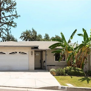 //hemlane-production.s3.amazonaws.com/uploads/property_listing_photos/8c84b9ec-7c42-41b0-a5cc-5c1a6cc82a26/1 5.45.34 PM.jpeg