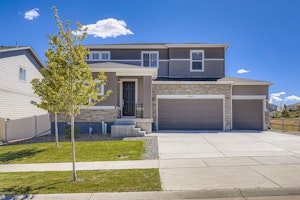 //hemlane-production.s3.amazonaws.com/uploads/property_listing_photos/8dcfad68-a57d-48ef-ab79-41c2f964ee6d/12468 McGarrity Ave - Print Quality - 001 - 02 Exterior Front.jpg