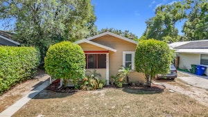 //hemlane-production.s3.amazonaws.com/uploads/property_listing_photos/8f00553c-cabc-4949-bdc2-adaf3a9c9d26/115 E Lambright Street-10.jpg