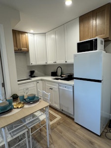 //hemlane-production.s3.amazonaws.com/uploads/property_listing_photos/8f804b57-69fd-47f9-995a-f10335015351/5_1.jpg
