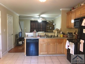 //hemlane-production.s3.amazonaws.com/uploads/property_listing_photos/90b3e339-f392-42cc-9211-0616201ebcba/IS2jb46pej7eyr0000000000.jpg