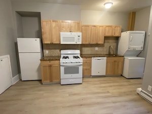 //hemlane-production.s3.amazonaws.com/uploads/property_listing_photos/93415a60-c398-4da0-912d-ffe94b60b04d/B60o0GUKQNyplJE%Ky3lPw.jpg