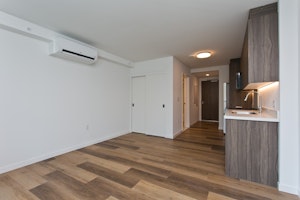 //hemlane-production.s3.amazonaws.com/uploads/property_listing_photos/95185370-51c4-4871-adb4-c72c67ded6e2/park keeaumoku #909R_3.jpg