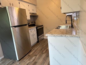 //hemlane-production.s3.amazonaws.com/uploads/property_listing_photos/95cd251f-ef5d-489c-9613-af3c07c9f4b2/IMG_6180.jpg